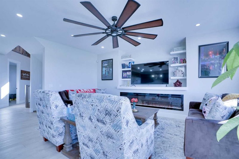 132 Belvedere Drive SE, Calgary, T2A 7G1 | Image 2