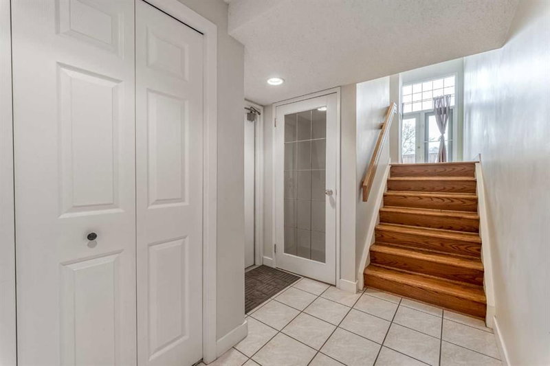 322 Point Mckay Gardens NW, Calgary, T3B 4V8 | Image 3