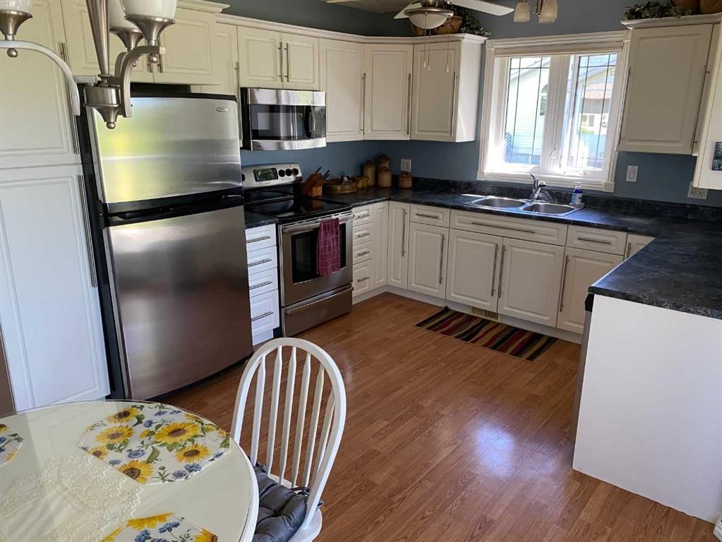 Listing Image 4