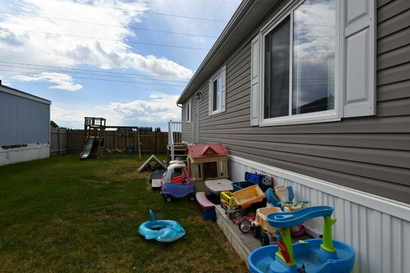 37 Maple Drive W, Brooks, T1R 1J2 | Image 3