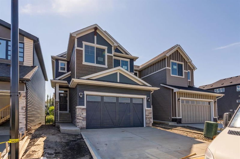 207 Silver Spruce Grove SW, Calgary, Alberta (MLS A2146760)