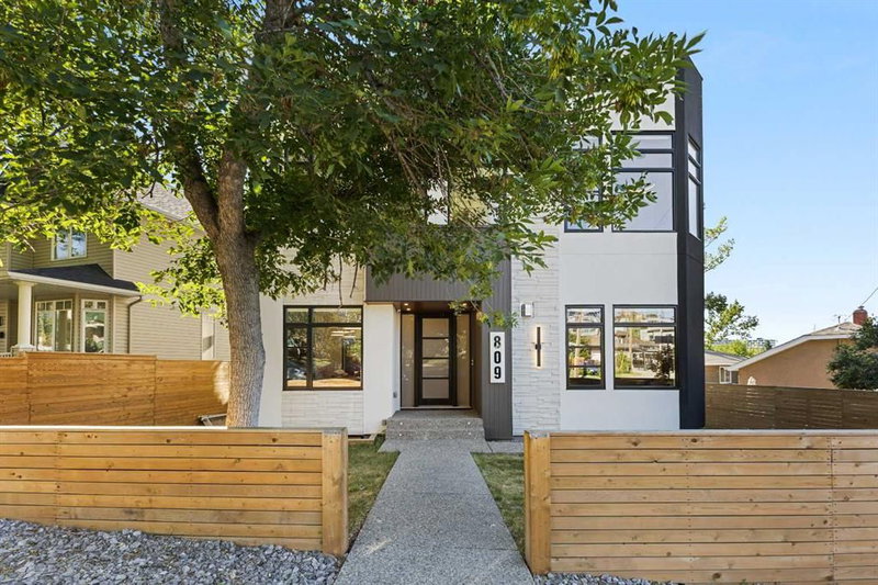 809 Drury Avenue NE, Calgary, T2E 0M3 | Image 2