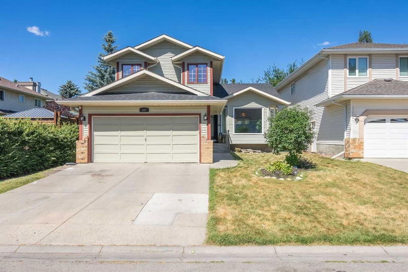 207 Douglasbank Drive SE, Calgary, Alberta (MLS A2154690)