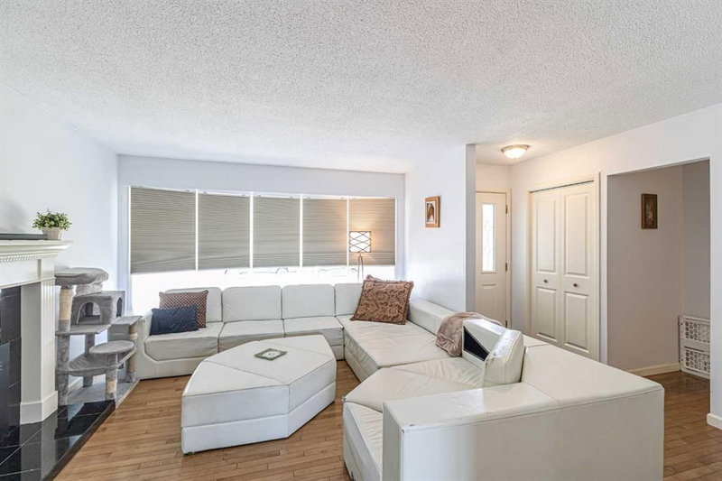 12112 Canfield Road SW, Calgary, T2W 1V2 | Image 3