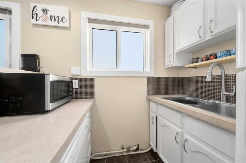 308 - 1817 14A Street SW, Calgary, T2T 3W7 | Image 2