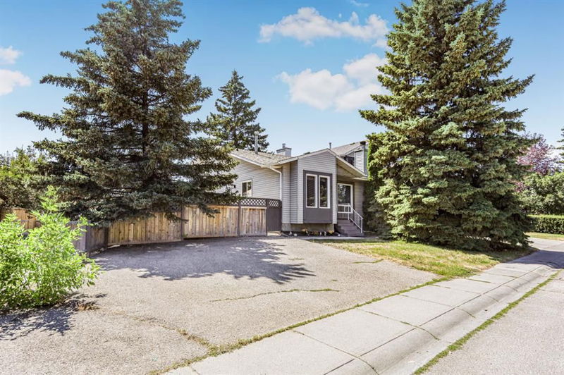 271 Deersaxon Circle SE, Calgary, Alberta (MLS A2156347)