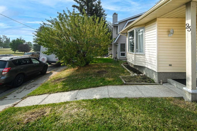 23 Edgedale Road NW, Calgary, T3A 2P6 | Image 2