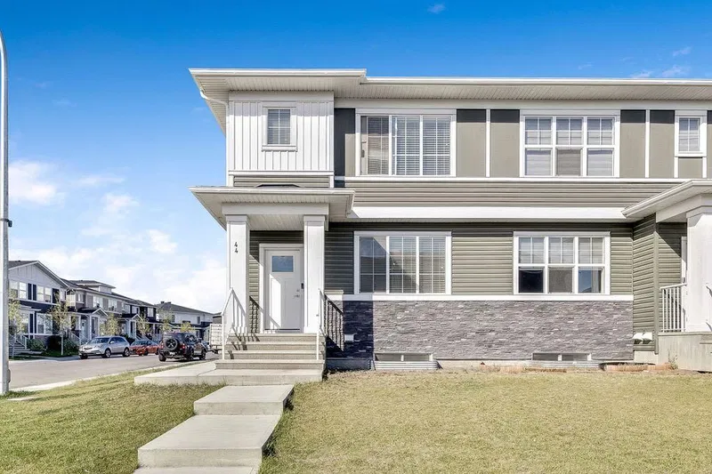 44 Red Embers Manor NE, Calgary, Alberta (MLS A2166339)