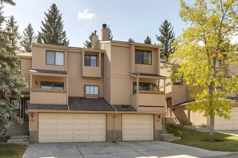 243 Berwick Drive NW, Calgary, Alberta (MLS A2166692)