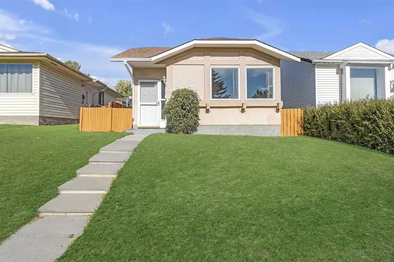 60 Shawmeadows Crescent SW, Calgary, Alberta (MLS A2167983)