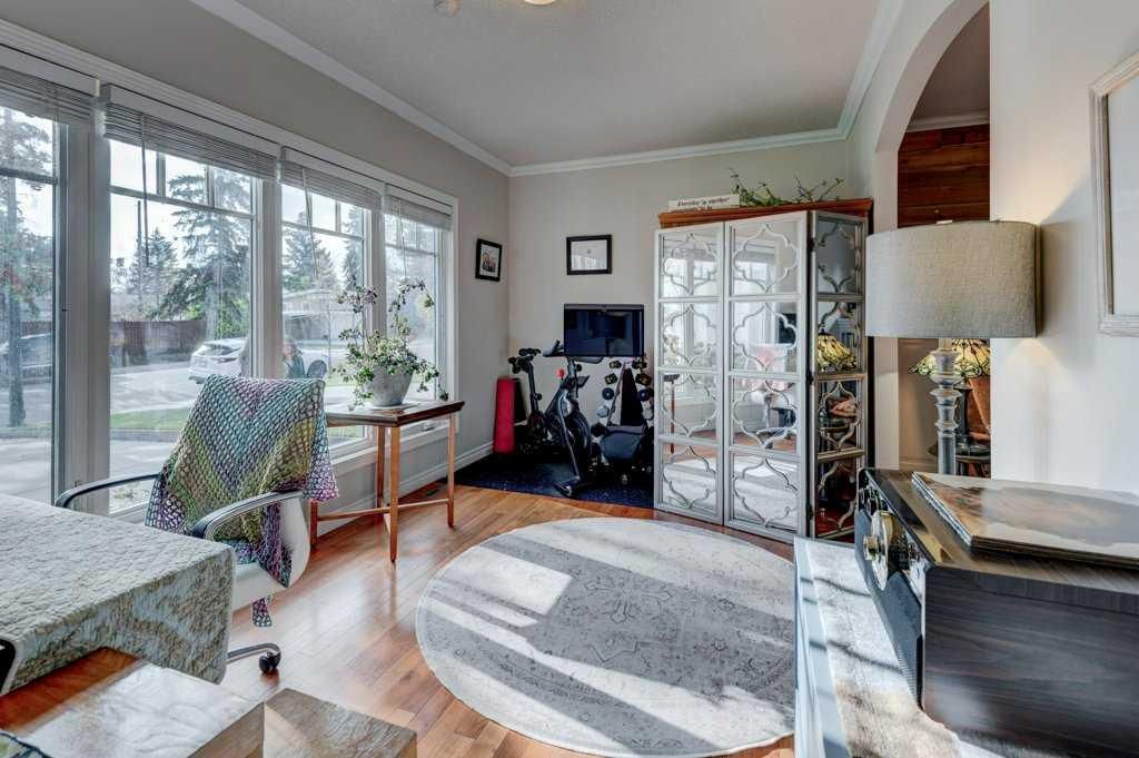 Listing Image 6