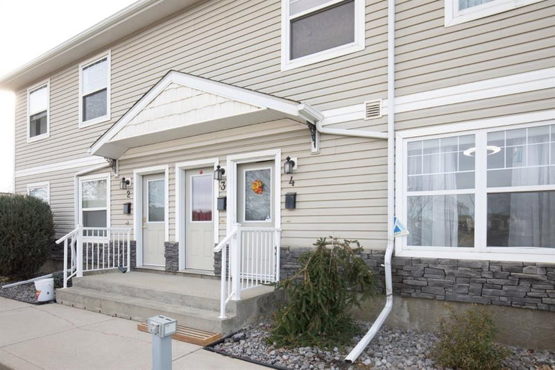 4 - 20 Jacobs Close, Red Deer, T4P 4C9 | Image 2