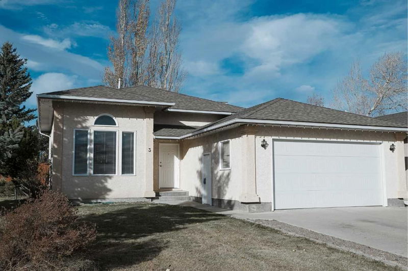 3 Mt Blakiston Place W, Lethbridge, Alberta (MLS A2179546)