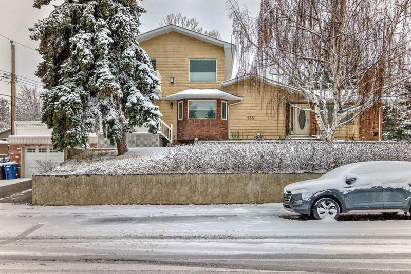 935 Hunterston Hill NW, Calgary, Alberta (MLS A2179721)