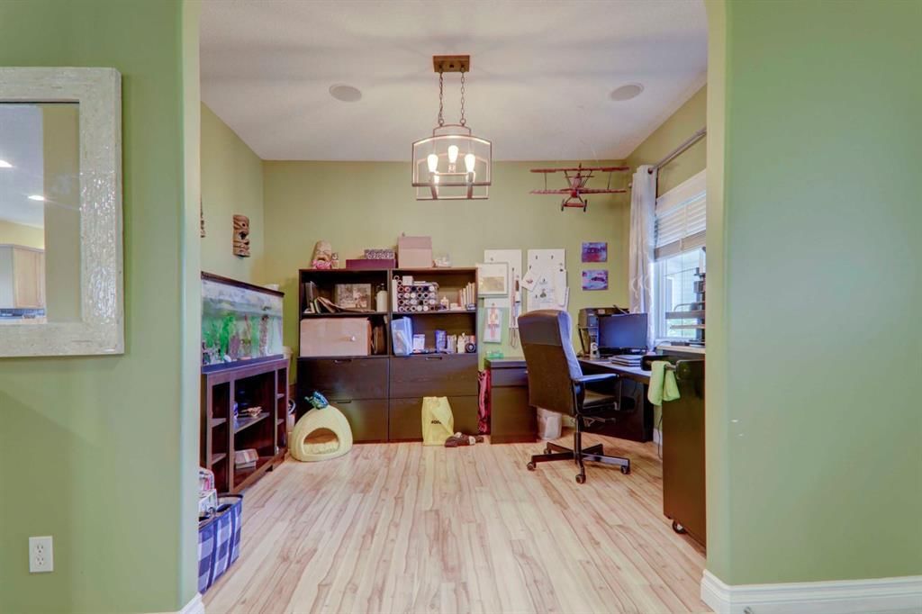Listing Image 6