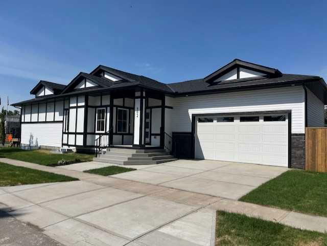 902 Macleod Trail