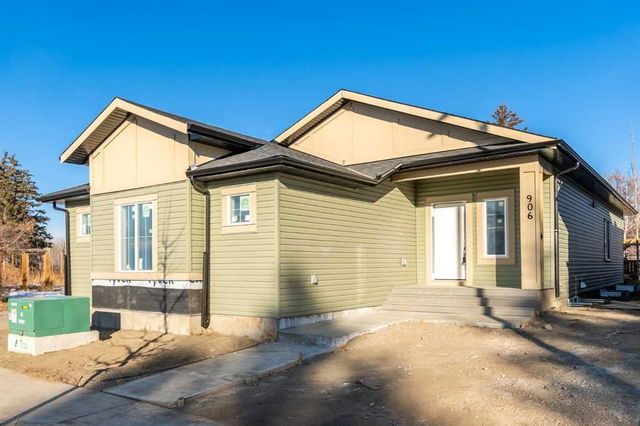 906 Macleod Trail