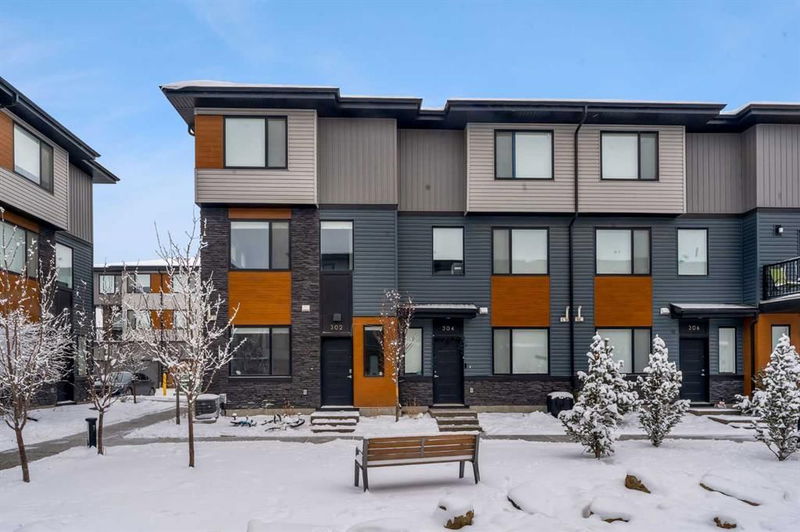 302 Corner Glen Circle NE, Calgary, Alberta (MLS A2180747)