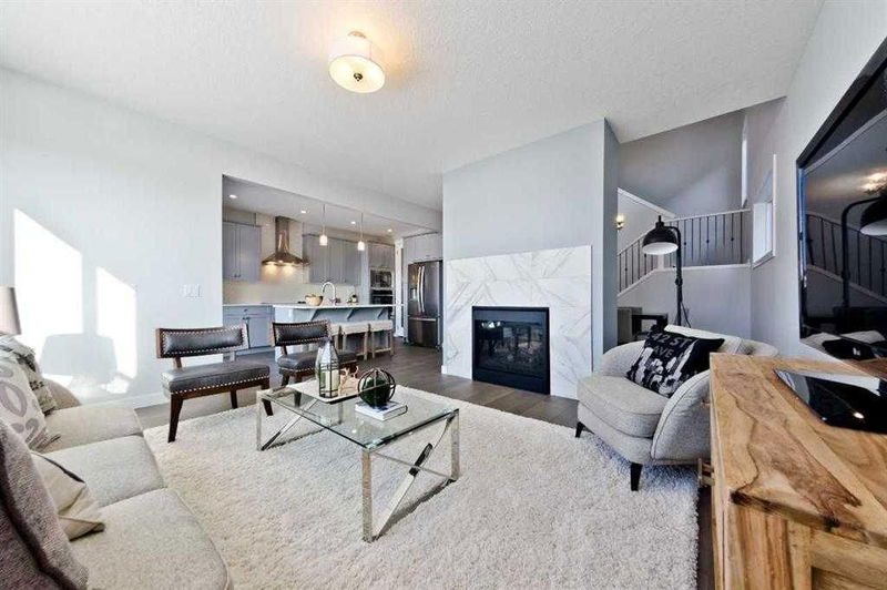 27 Versant View SW, Calgary, Alberta (MLS A2182079)