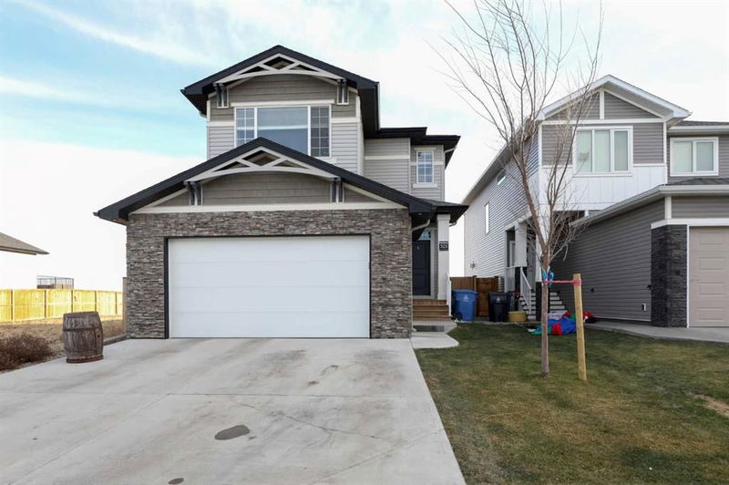 325 Rivergrove Chase W, Lethbridge, Alberta (MLS A2183617)