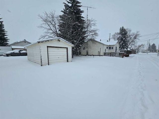 1 Selkirk Avenue