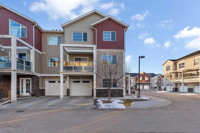 704 Redstone View NE, Calgary, Alberta (MLS A2184637)