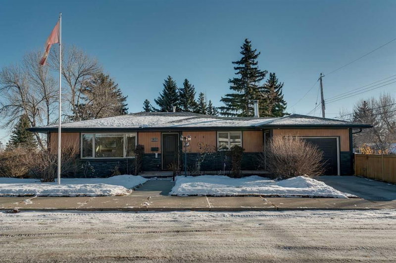 3 Cardiff Drive NW, Calgary, T2K 1R4 | Image 2