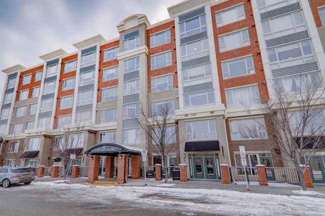 408 - 35 Inglewood Park