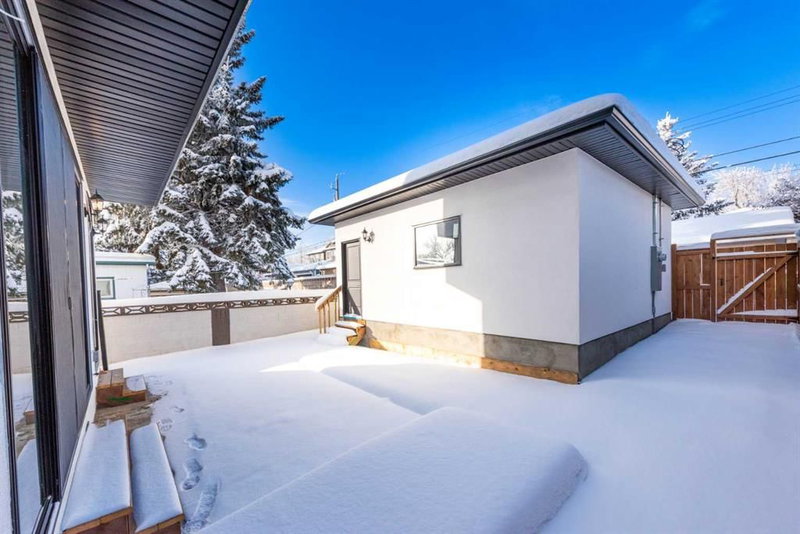 31 Harvard Street NW, Calgary, T2K 2B5 | Image 3