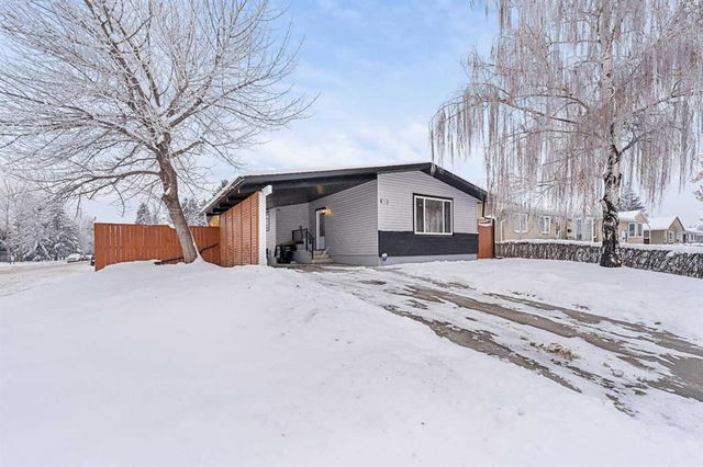 302 Adams Crescent