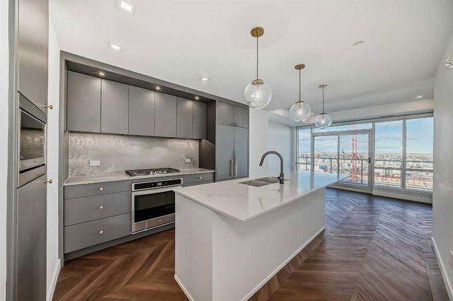607 - 8445 Broadcast Avenue
