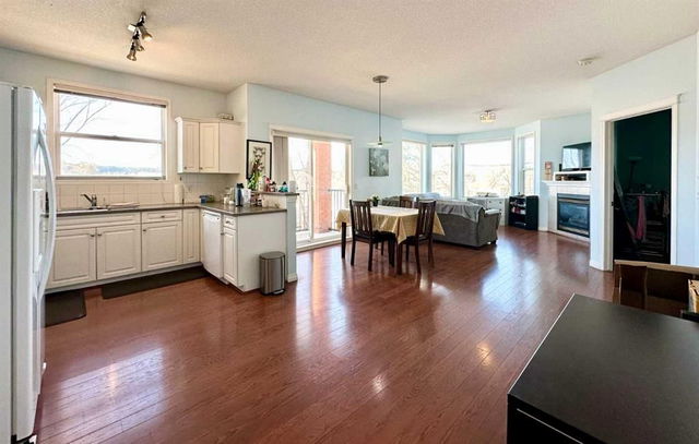 210 - 2134 Kensington Road