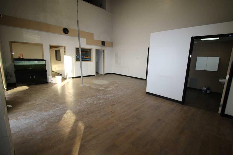 Bays 4 - 7419 50 Avenue, Red Deer, T4P 1M5 | Image 2