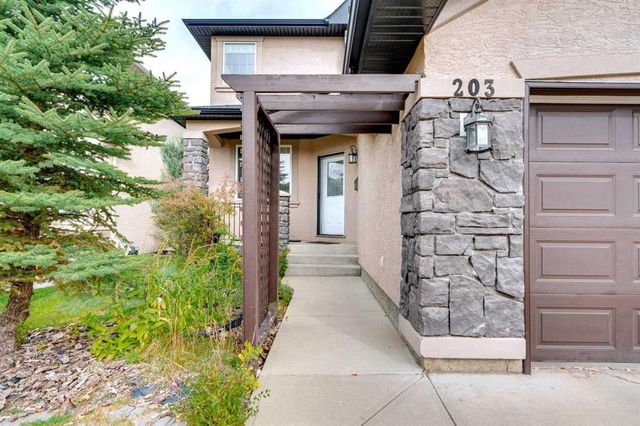 203 Evergreen Heights