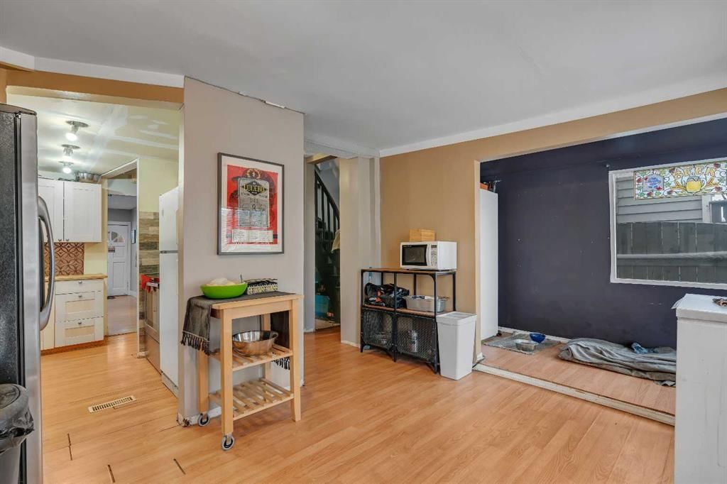Listing Image 8