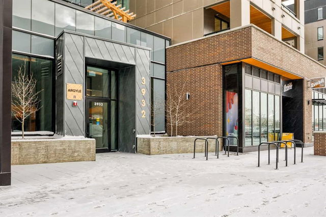 303 - 3932 University Avenue