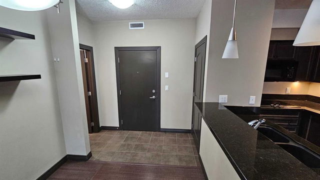 138 - 30 Royal Oak Plaza