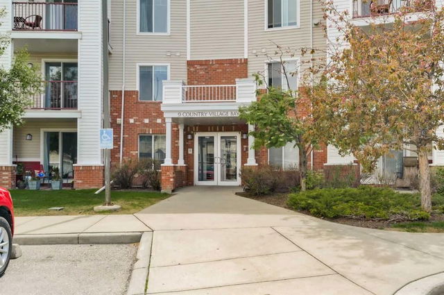204 - 9 Country Village Bay