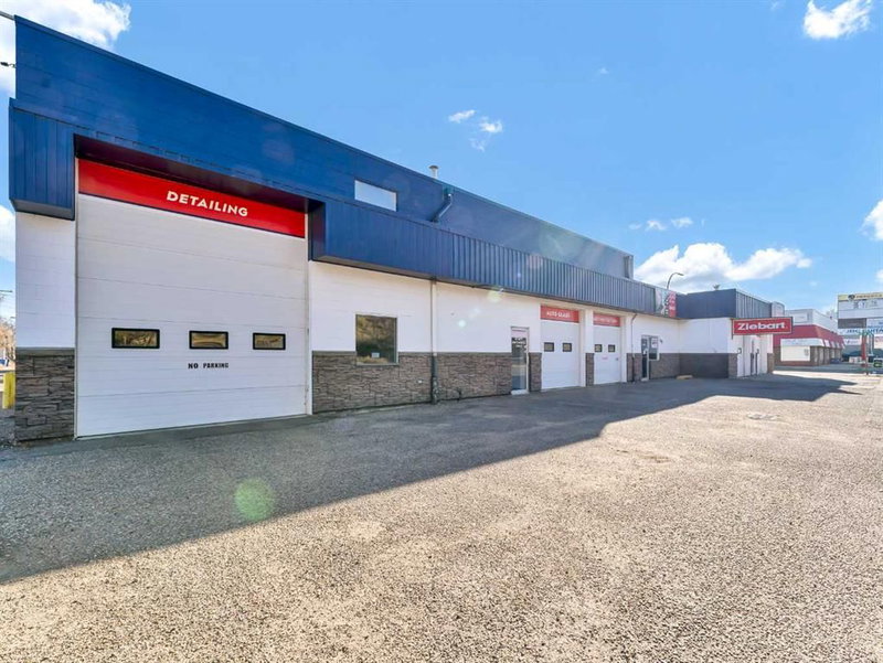 1137 & 1139 Kingsway Avenue SE, Medicine Hat, T1A2Y1 | Image 3