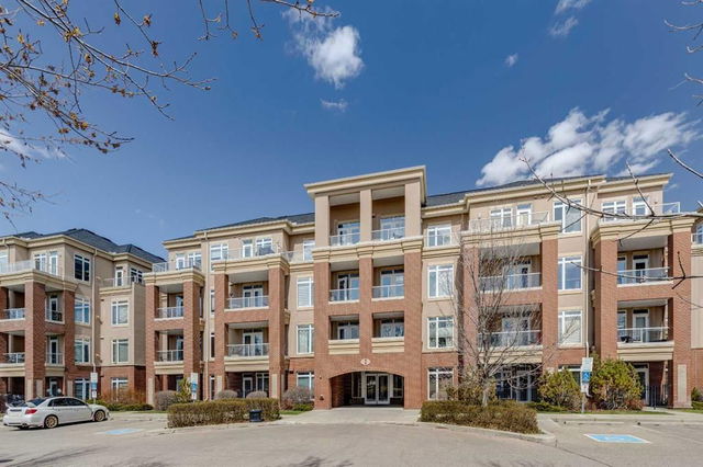 204 - 8 Hemlock Crescent