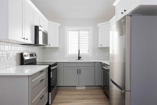 129 Diefenbaker Drive