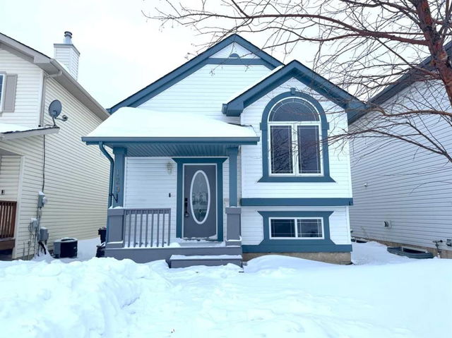 129 Diefenbaker Drive