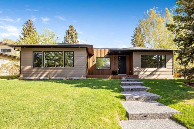 655 Varsity Estates Crescent