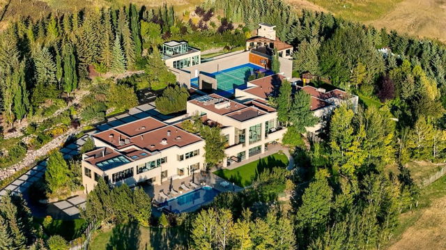 25102 Lower Springbank Road