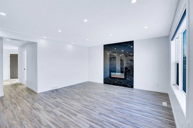 223 Coville Close