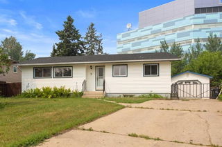 7 Berry Crescent