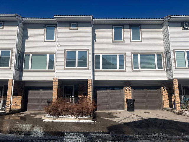 93 Coachway Gardens