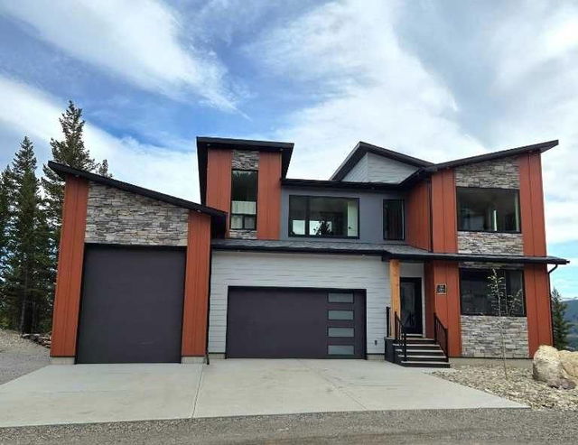39 Kananaskis Way