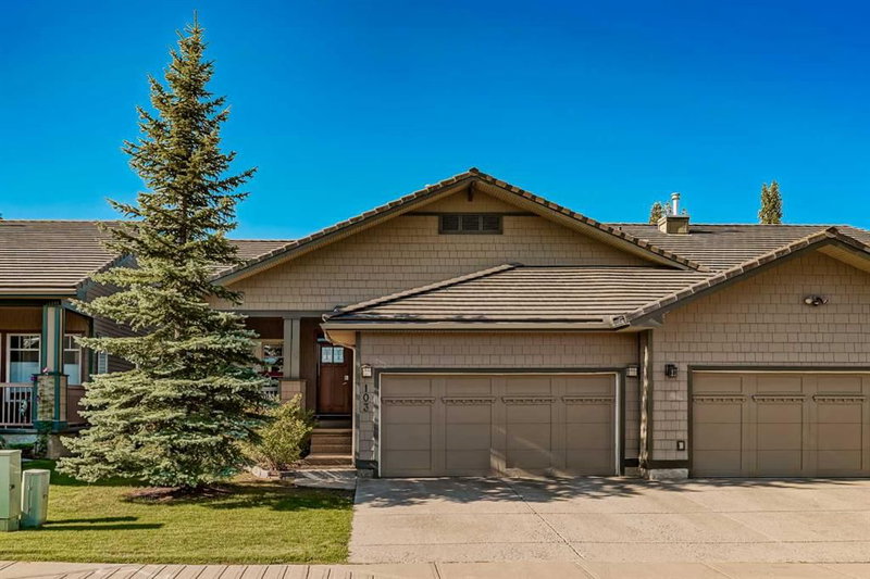 103 Bridle Estates Mews SW, Calgary, T2A 6R1 | Image 2