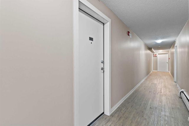 403 - 4455C GREENVIEW Drive